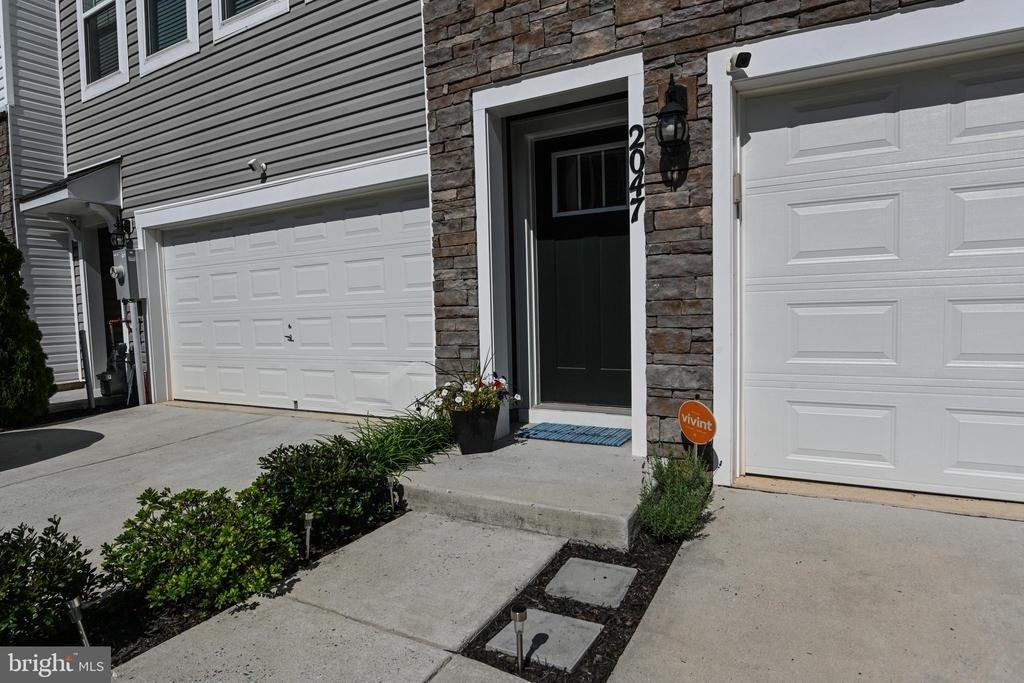 2047 Hinshaw Drive - Photo 4