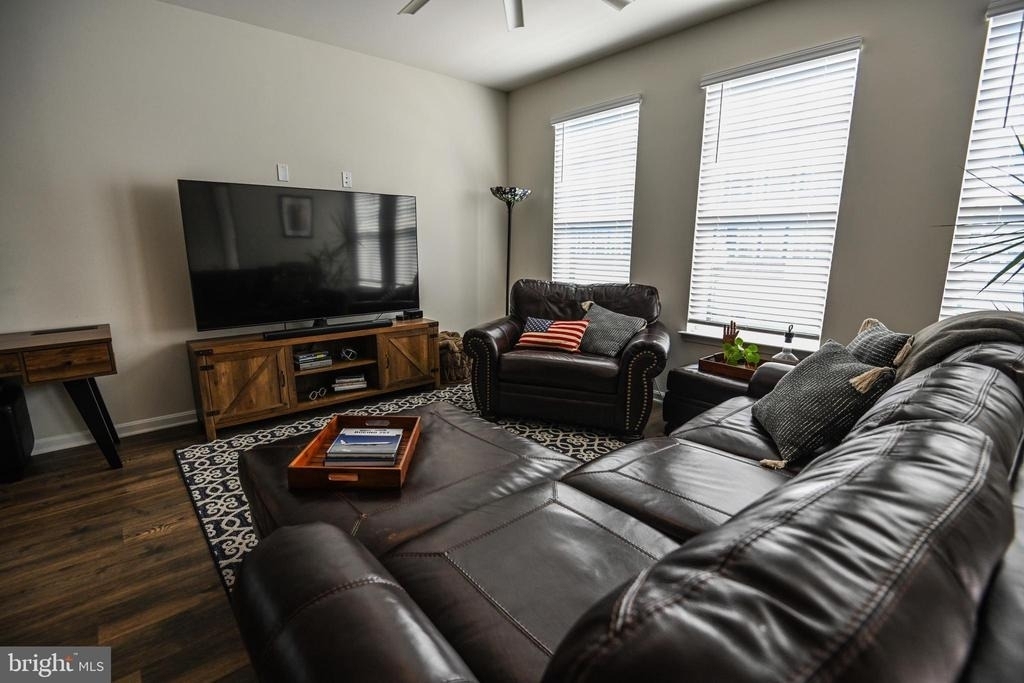 2047 Hinshaw Drive - Photo 11
