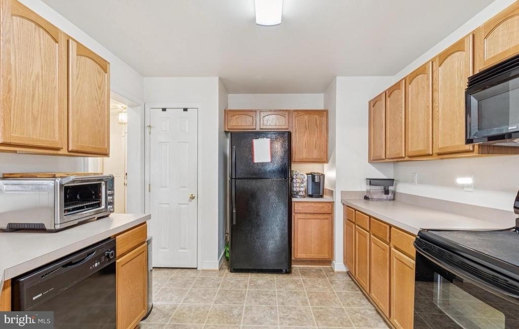 7821 Outing Avenue - Photo 6