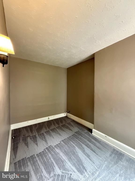 924 Lovering Avenue - Photo 13