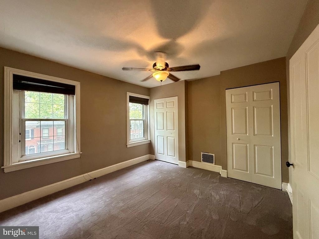 924 Lovering Avenue - Photo 9
