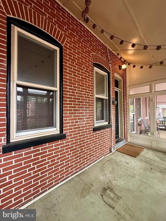 924 Lovering Avenue - Photo 3