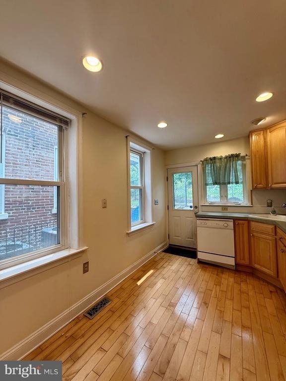 924 Lovering Avenue - Photo 7