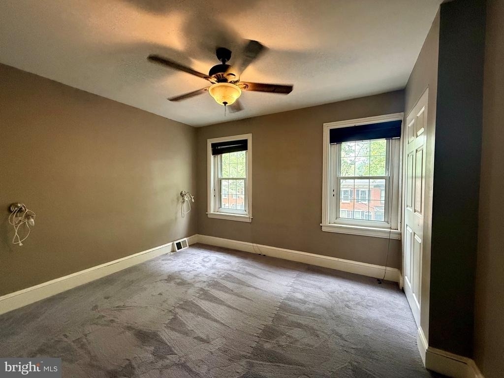 924 Lovering Avenue - Photo 10