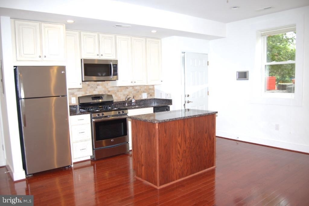 3211 Georgia Avenue Nw - Photo 11