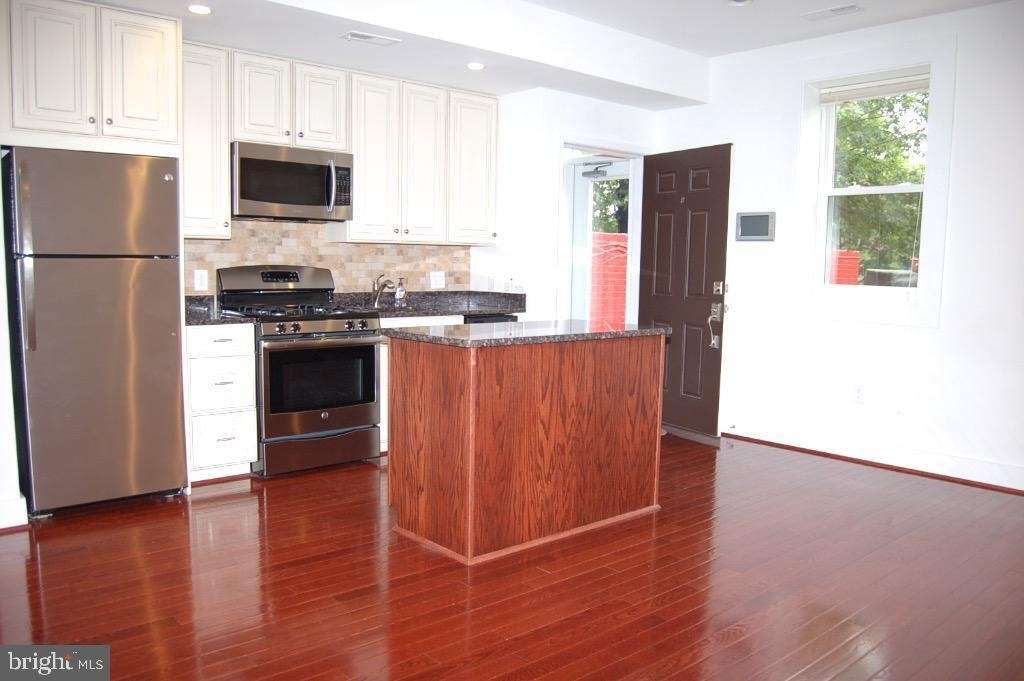 3211 Georgia Avenue Nw - Photo 6