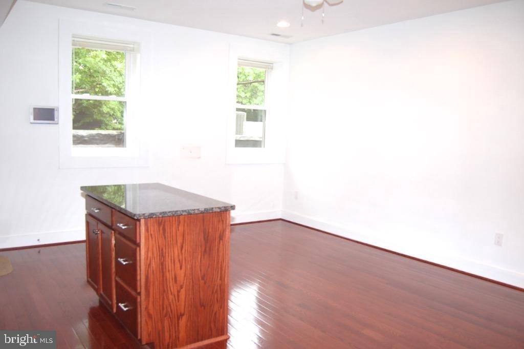 3211 Georgia Avenue Nw - Photo 9