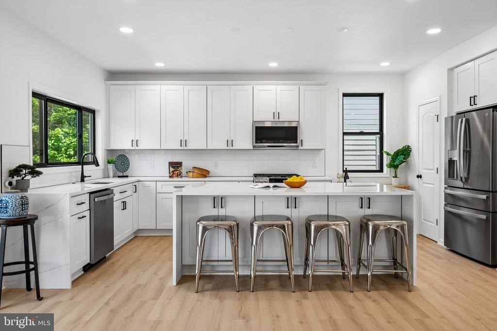 3108 Adams Street Ne - Photo 0