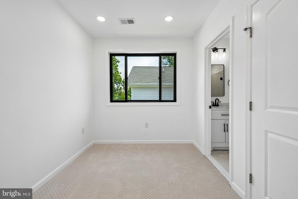 3108 Adams Street Ne - Photo 12