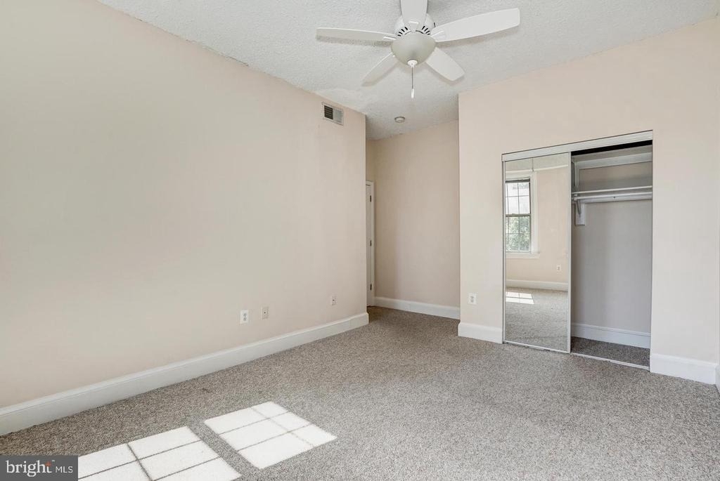 1401 Columbia Road Nw - Photo 17