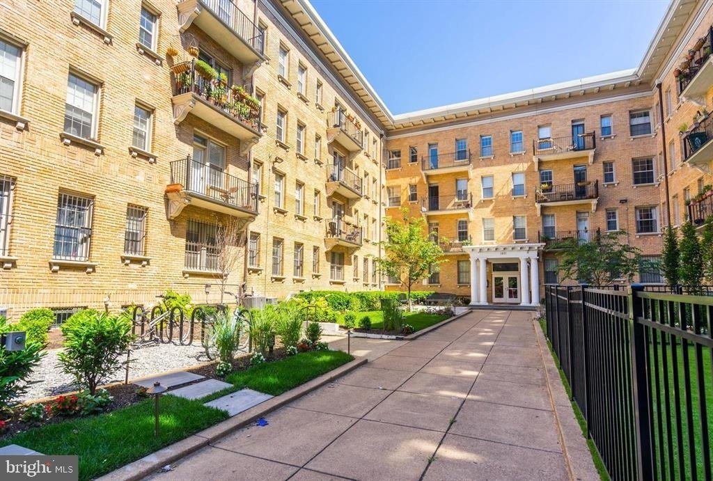 1401 Columbia Road Nw - Photo 1