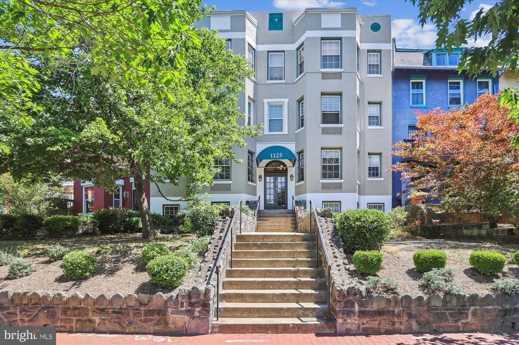 1125 Maryland Avenue Ne - Photo 0