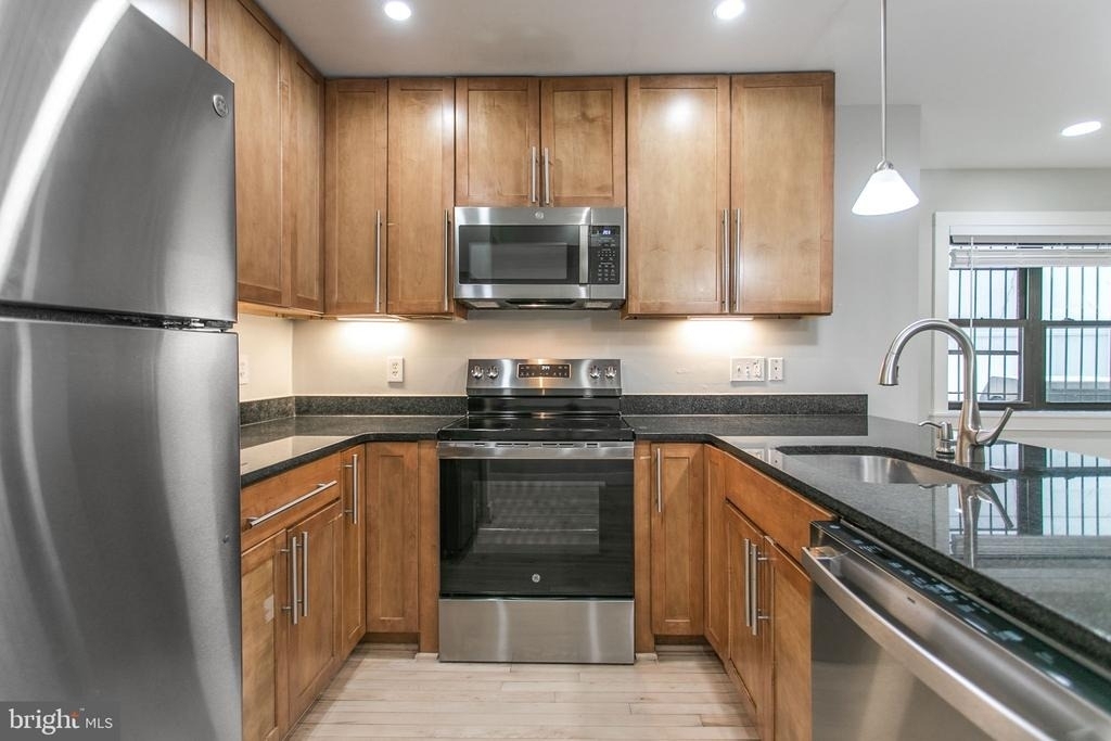 1323 K Street Se - Photo 5