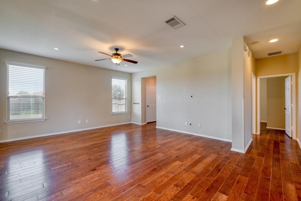 117 Brittany Ln - Photo 8