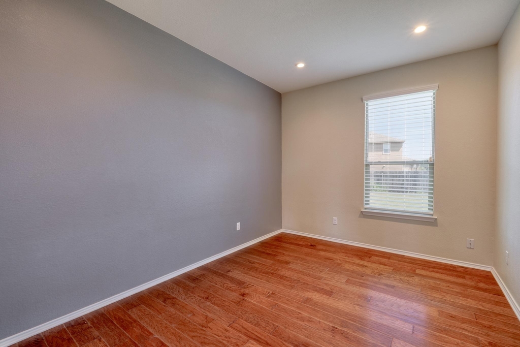 117 Brittany Ln - Photo 13