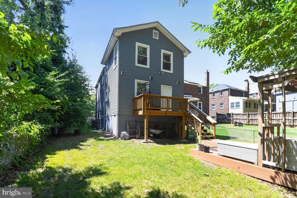 3101 Chestnut Street Ne - Photo 18