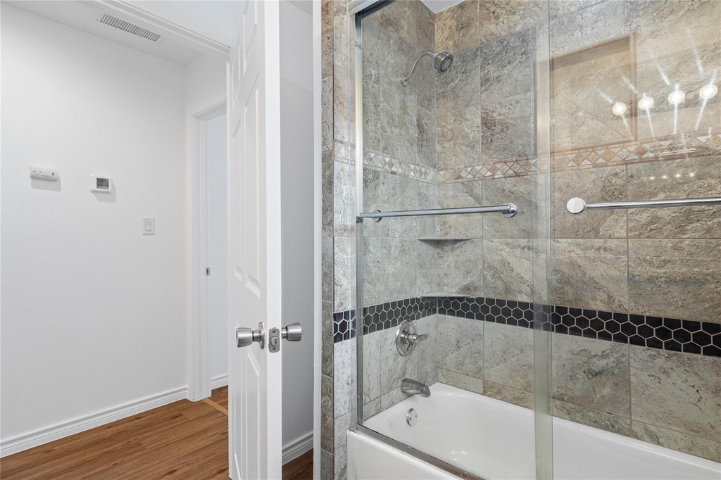 1611 E 13th St - Photo 13