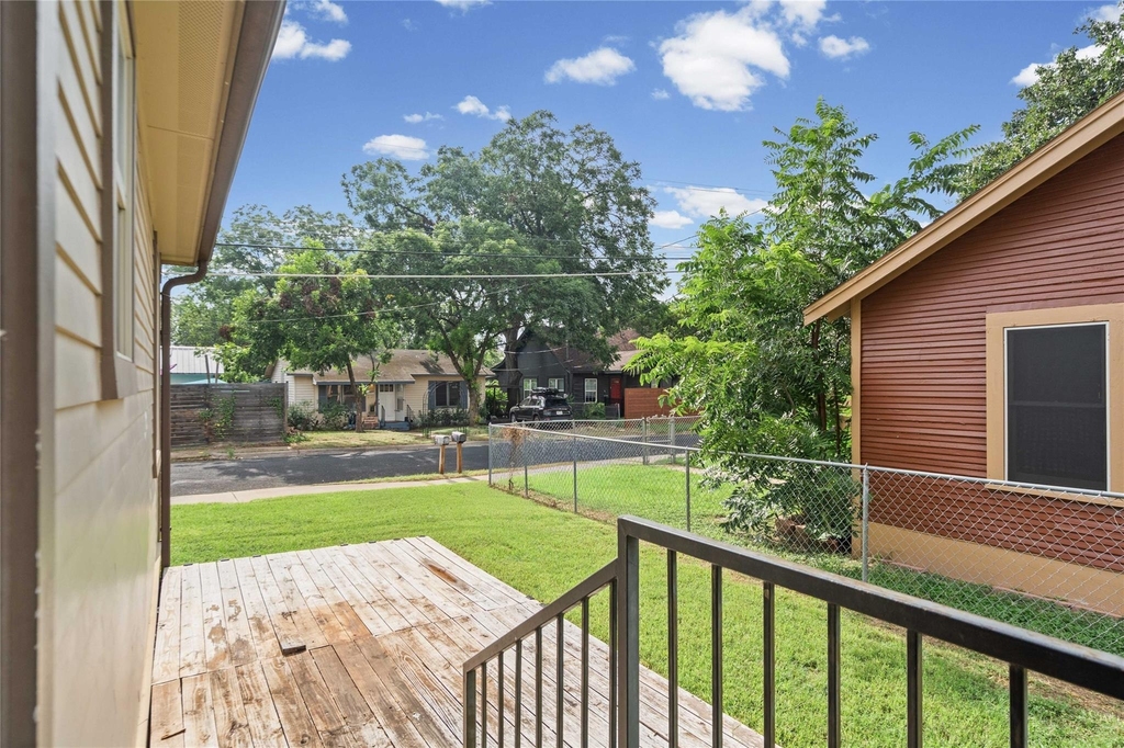 1611 E 13th St - Photo 17