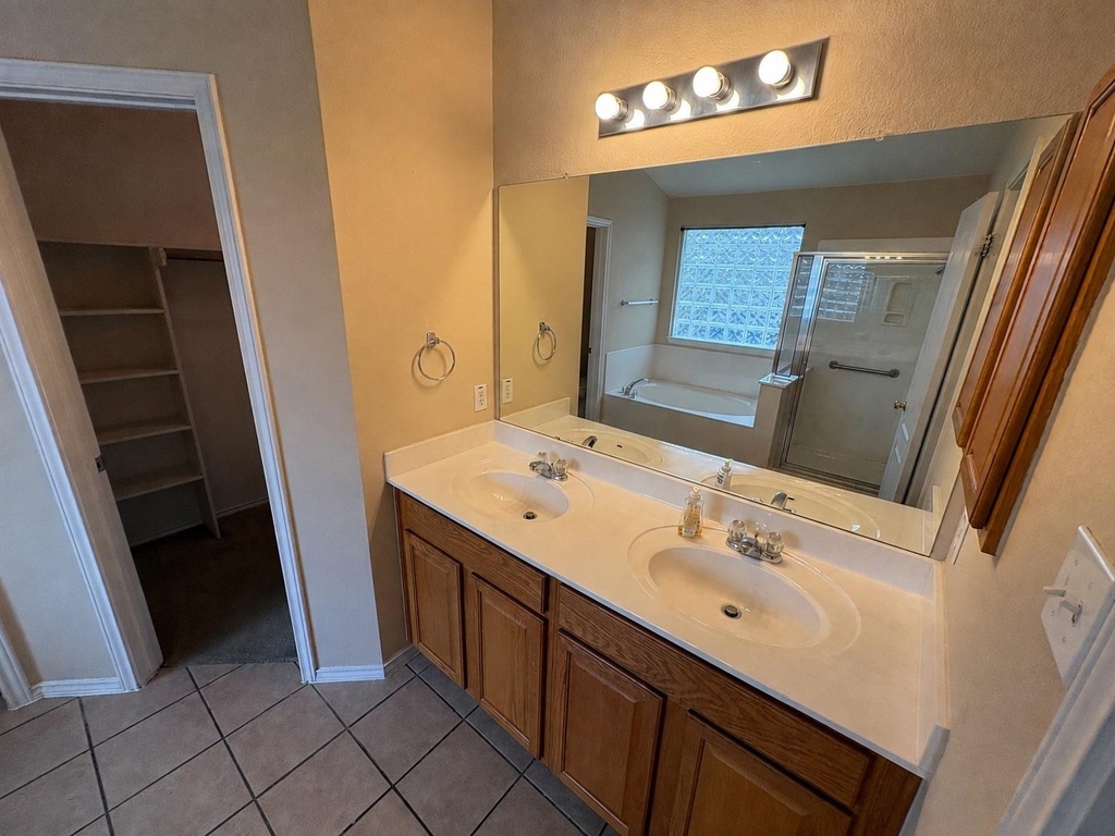 2100 Mir Woods Dr - Photo 15