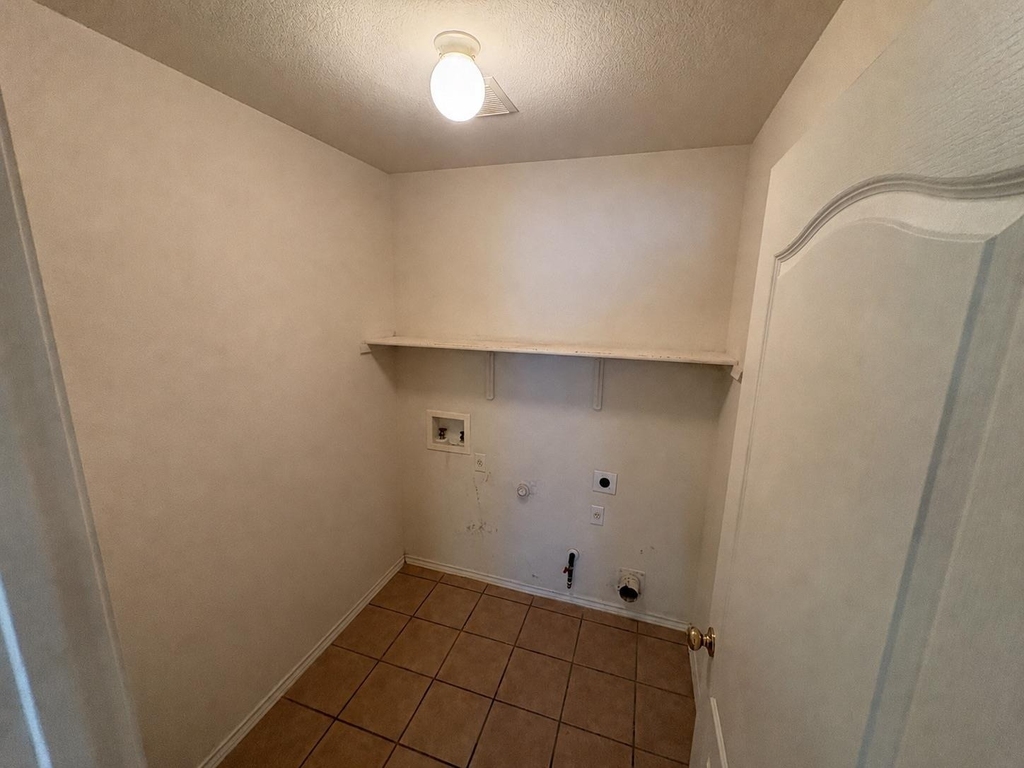 2100 Mir Woods Dr - Photo 19