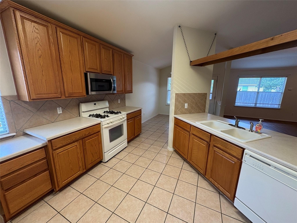2100 Mir Woods Dr - Photo 6