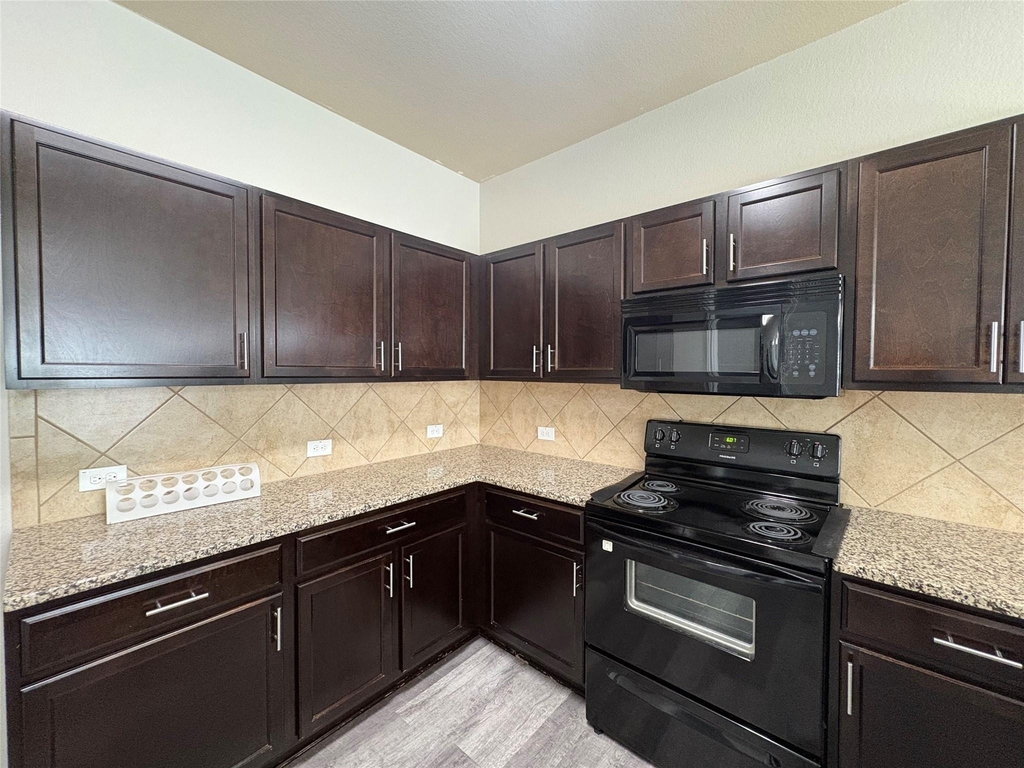 11708 Cambrian Rd - Photo 25
