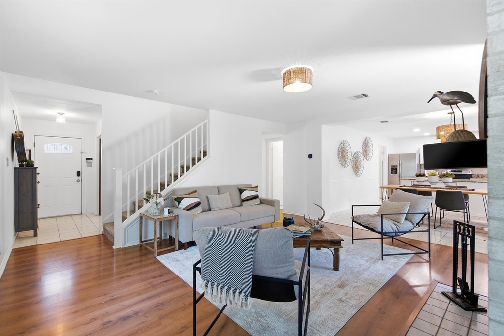 1314 Chalk Ln - Photo 4