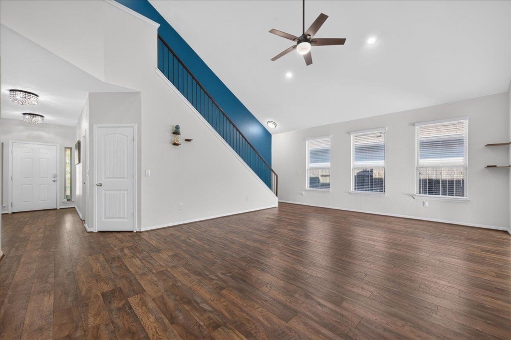 617 Cortona Ln - Photo 5