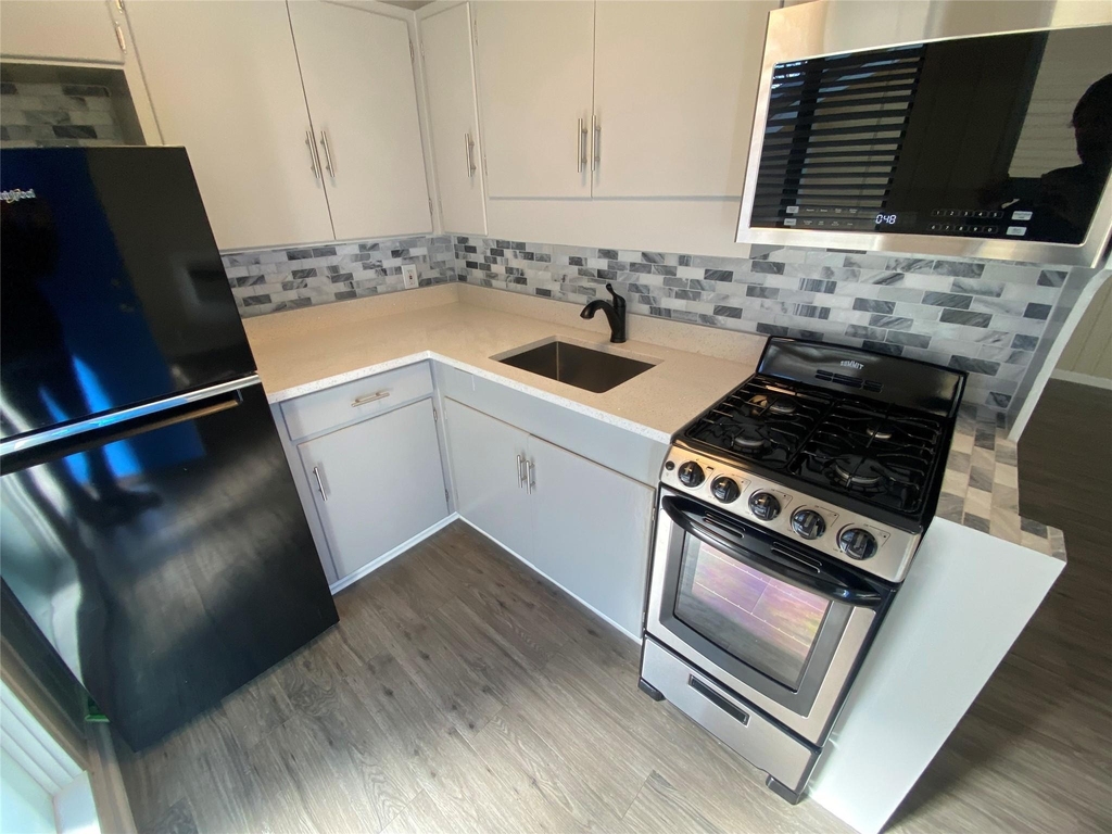 3010 Fruth St St - Photo 4