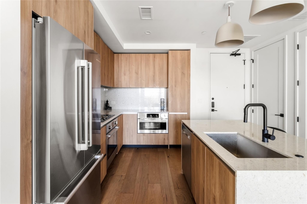 84 East Ave - Photo 4