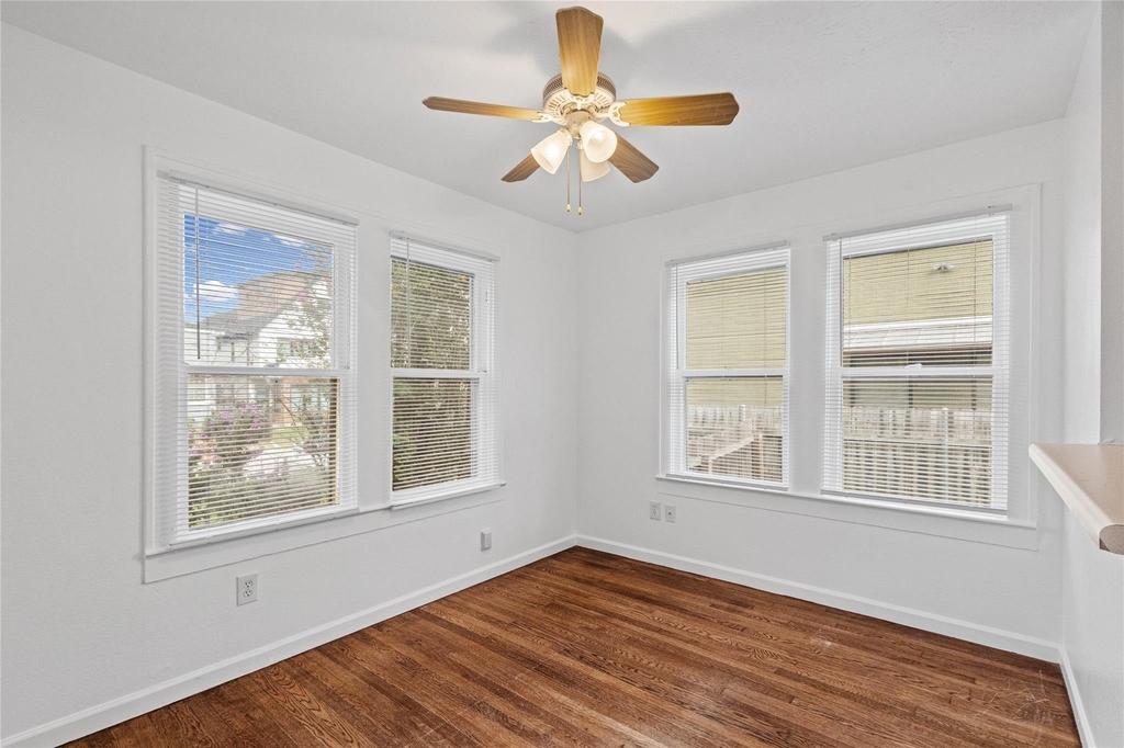 1307 Concho St - Photo 2