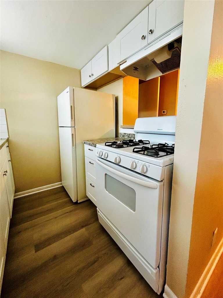 4410 Avenue F - Photo 10