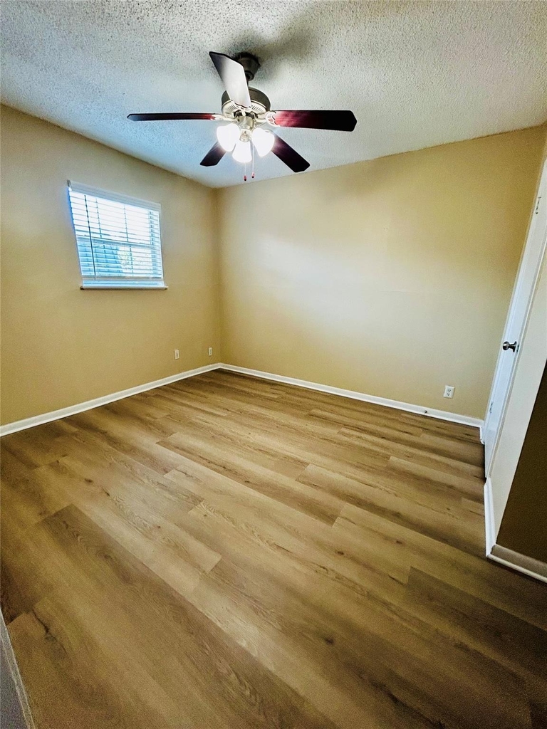 4410 Avenue F - Photo 12