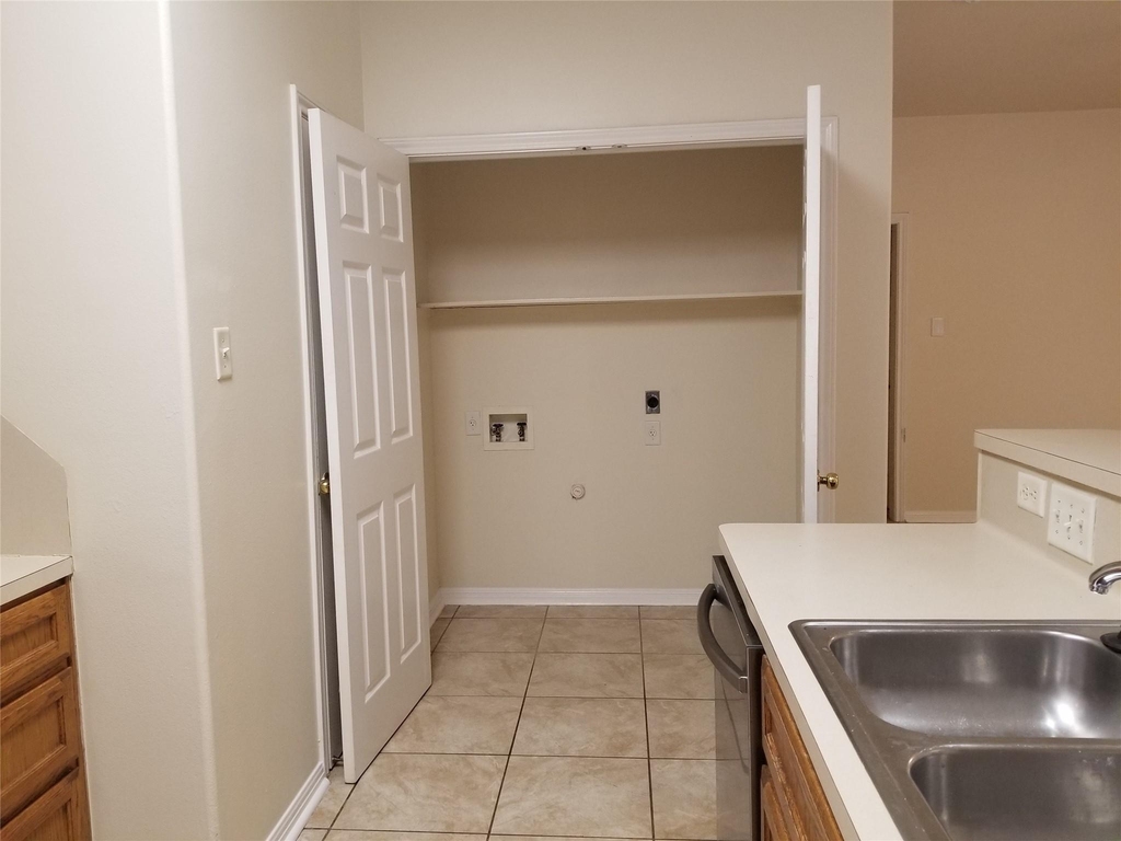 2928 Thrushwood Dr - Photo 9