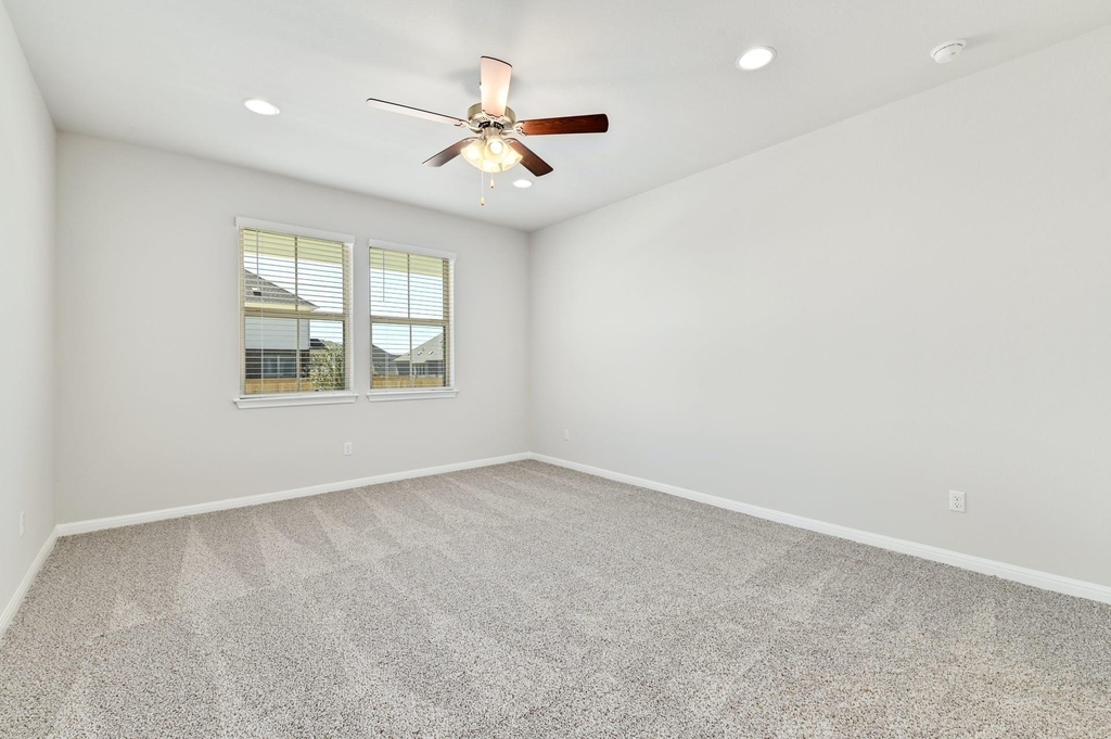 1021 Kerrwood Way - Photo 8