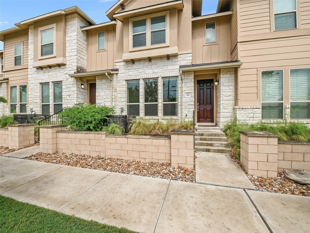6814 E Riverside Dr - Photo 0