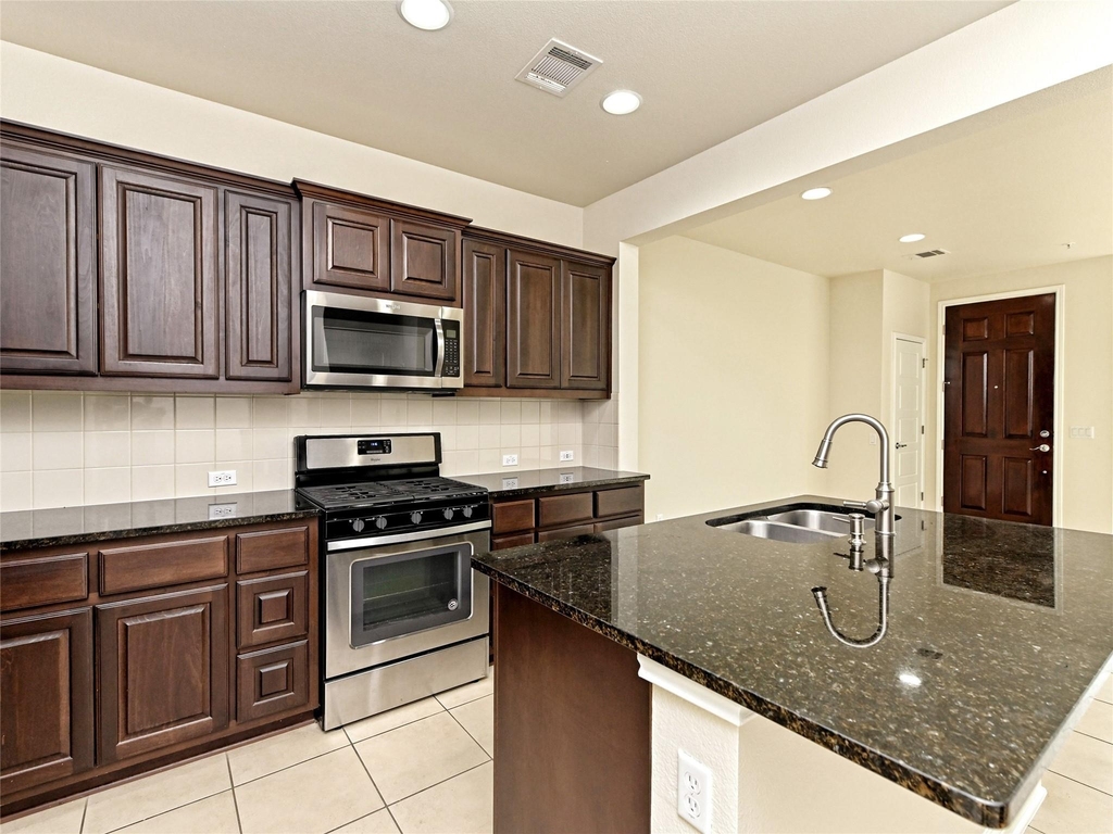 6814 E Riverside Dr - Photo 7