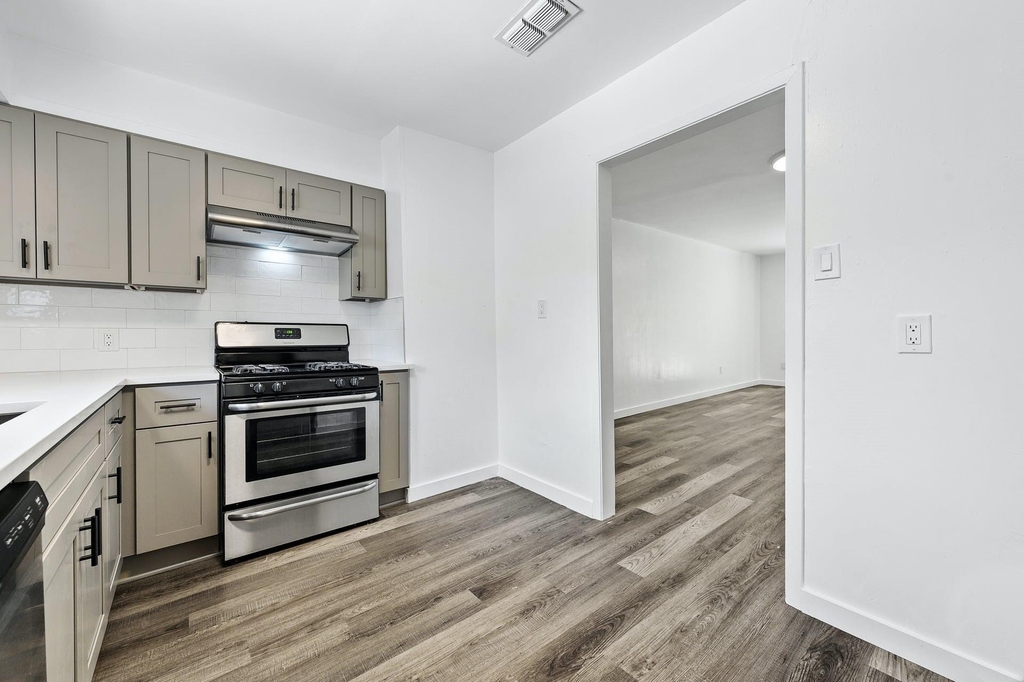 1706 Elmhurst Dr - Photo 8