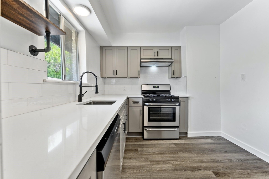 1706 Elmhurst Dr - Photo 9