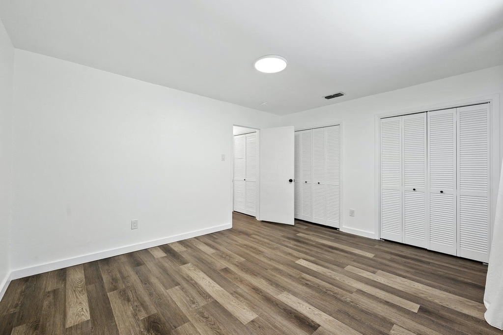 1706 Elmhurst Dr - Photo 16