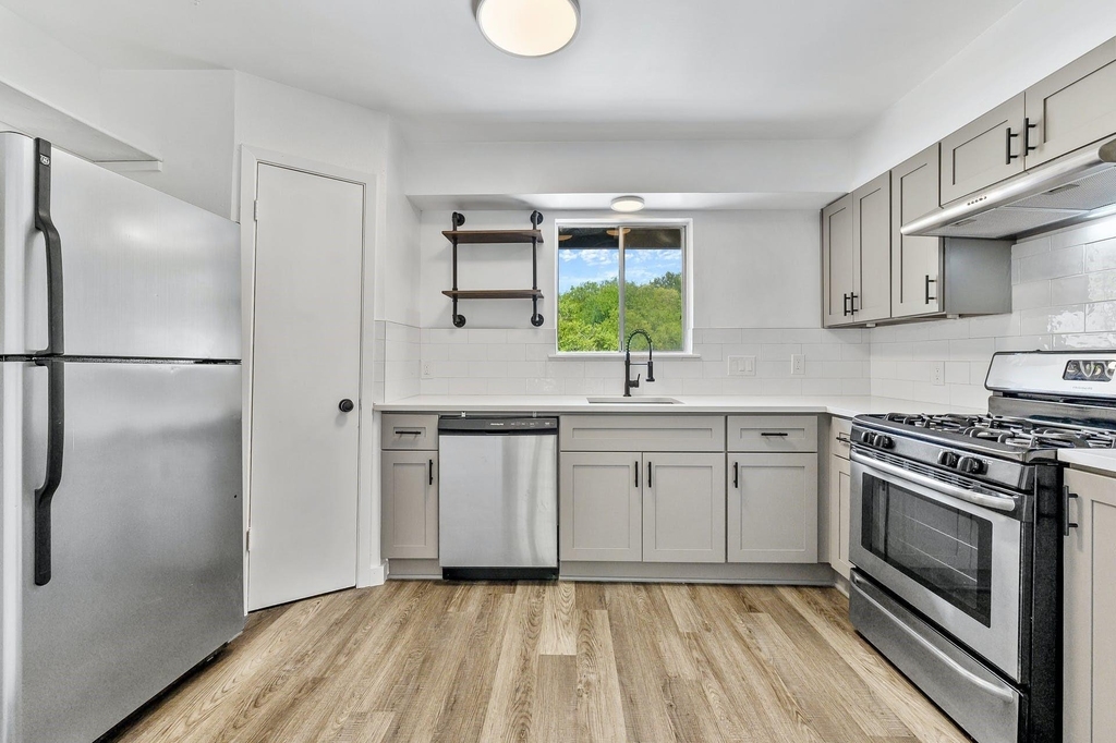 1706 Elmhurst Dr - Photo 7