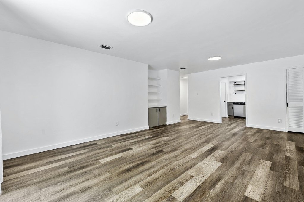 1706 Elmhurst Dr - Photo 6