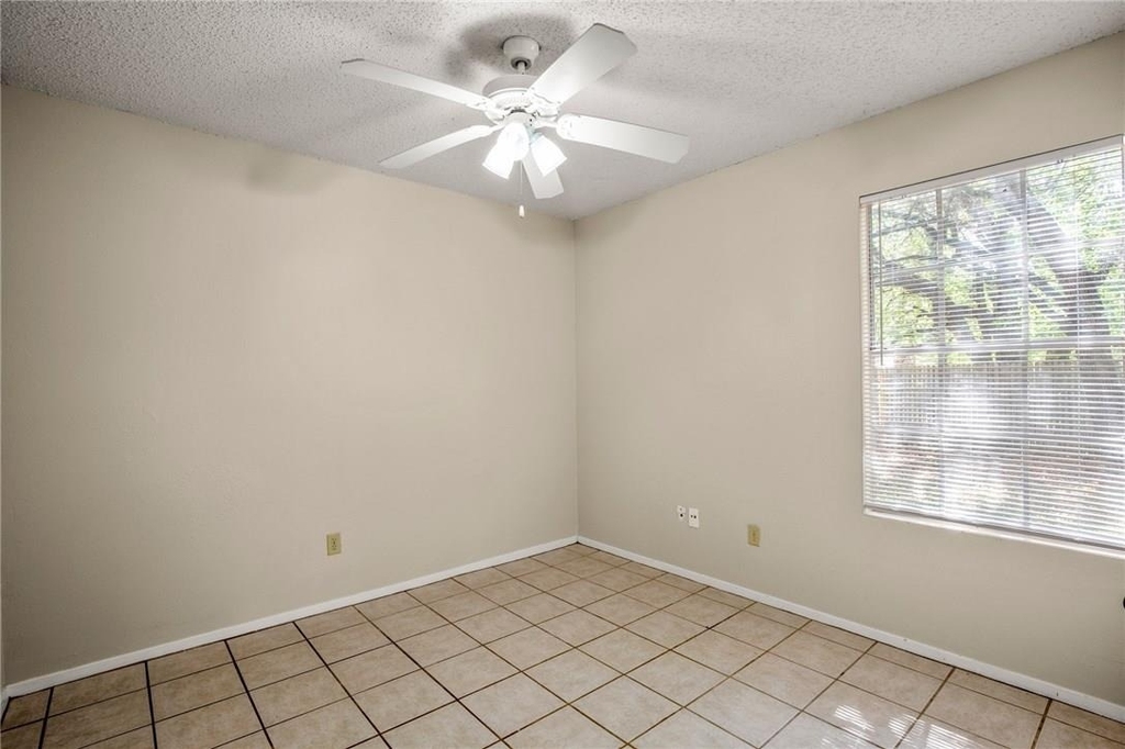 8807 Pineridge Dr - Photo 12