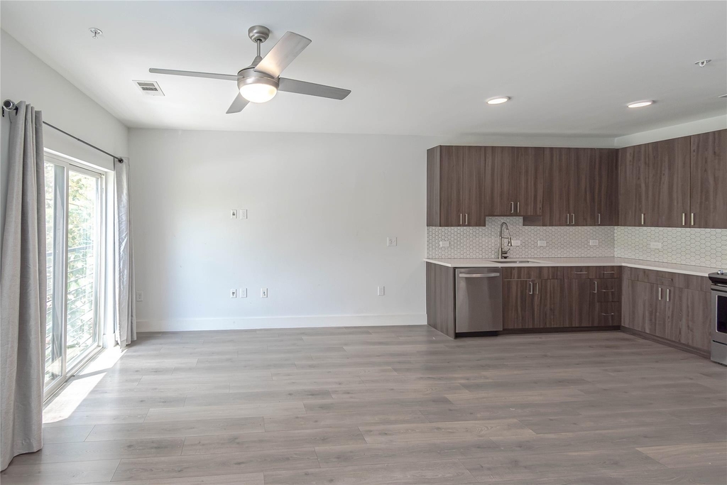 2213 Poquito St - Photo 9