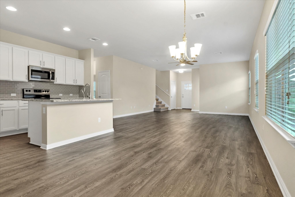 1013 Gaelic Dr - Photo 5