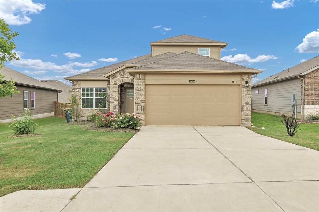 1013 Gaelic Dr - Photo 0
