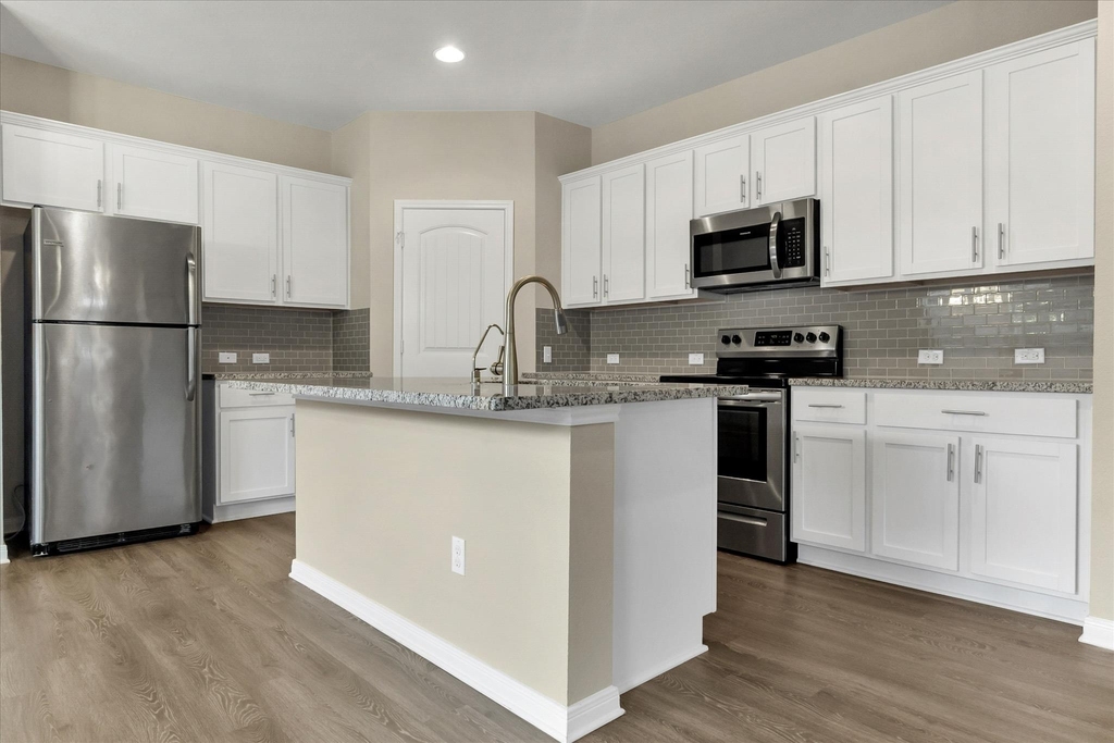 1013 Gaelic Dr - Photo 6