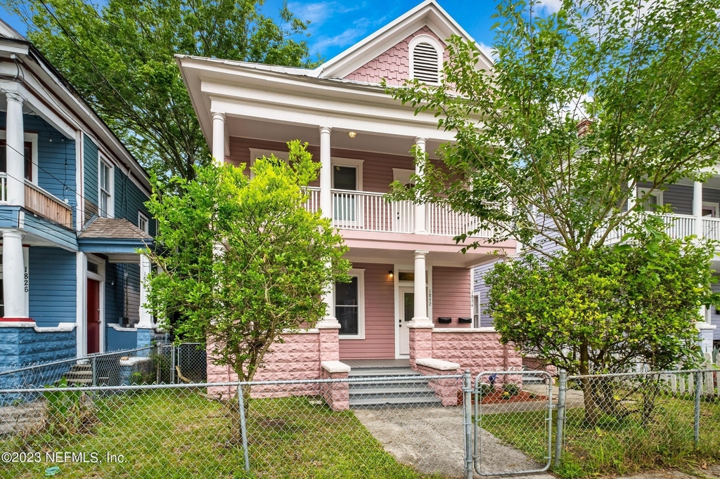 1832 Walnut Street - Photo 4