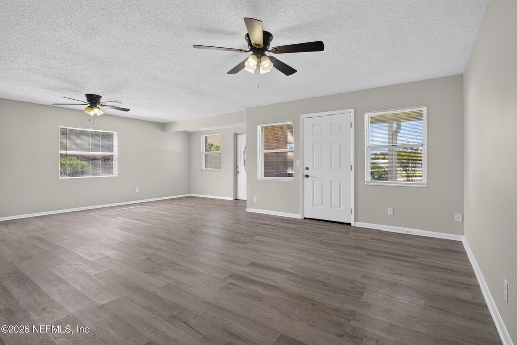 5503 Boeing Drive - Photo 4