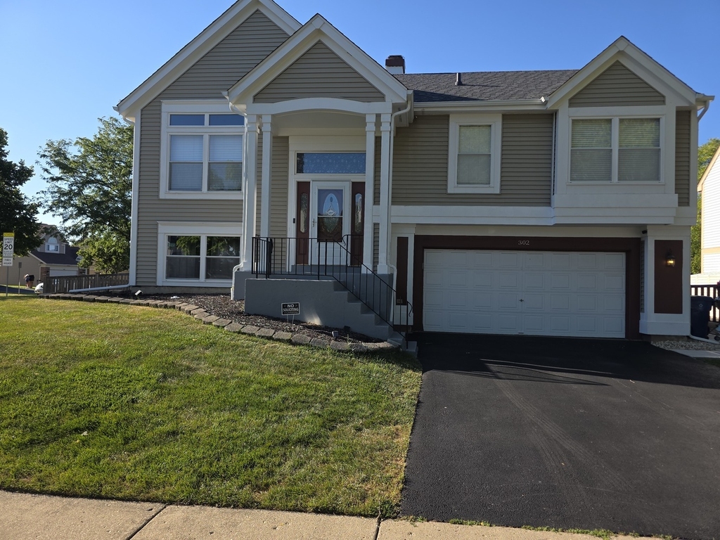302 Barton Court - Photo 0